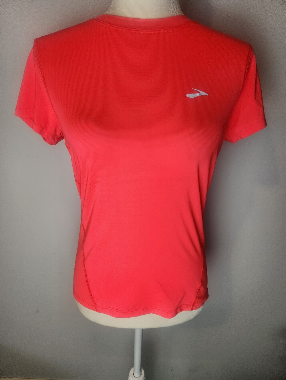 Brooks Women's Short Sleeve Tee - Coral Pink